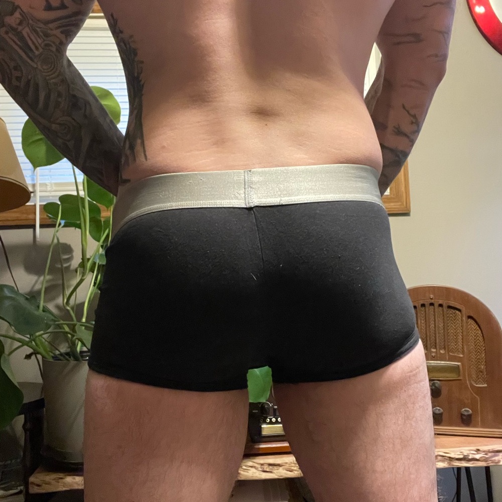 Black Calvin Klein - Picture 3 of 3